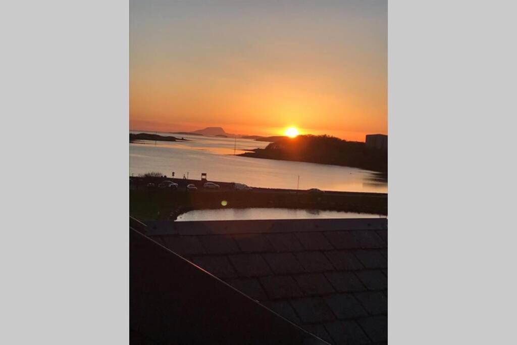 Clew Bay Balcony Views - Westport Quay Apt Apartment Exterior foto